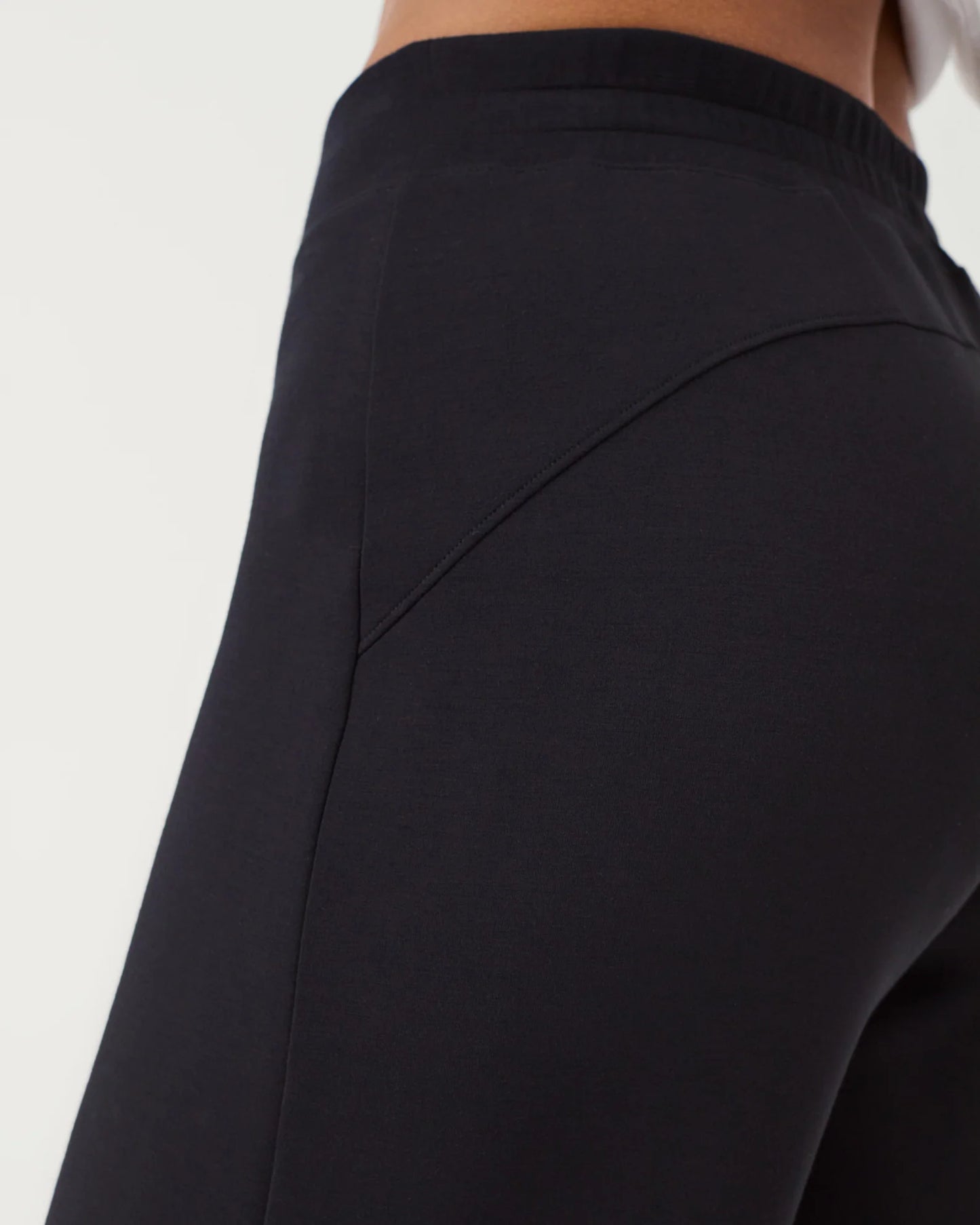 Spanx - AirEssentials Wide Leg Pant - Very Black