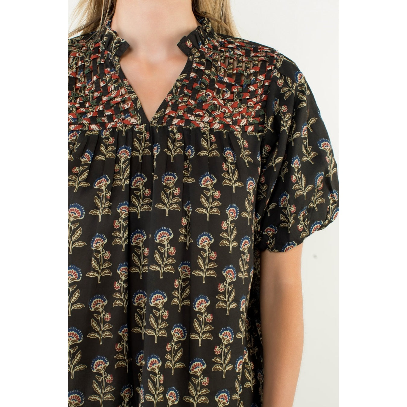 Puff Sleeve Floral Print V-Neck Top - Black