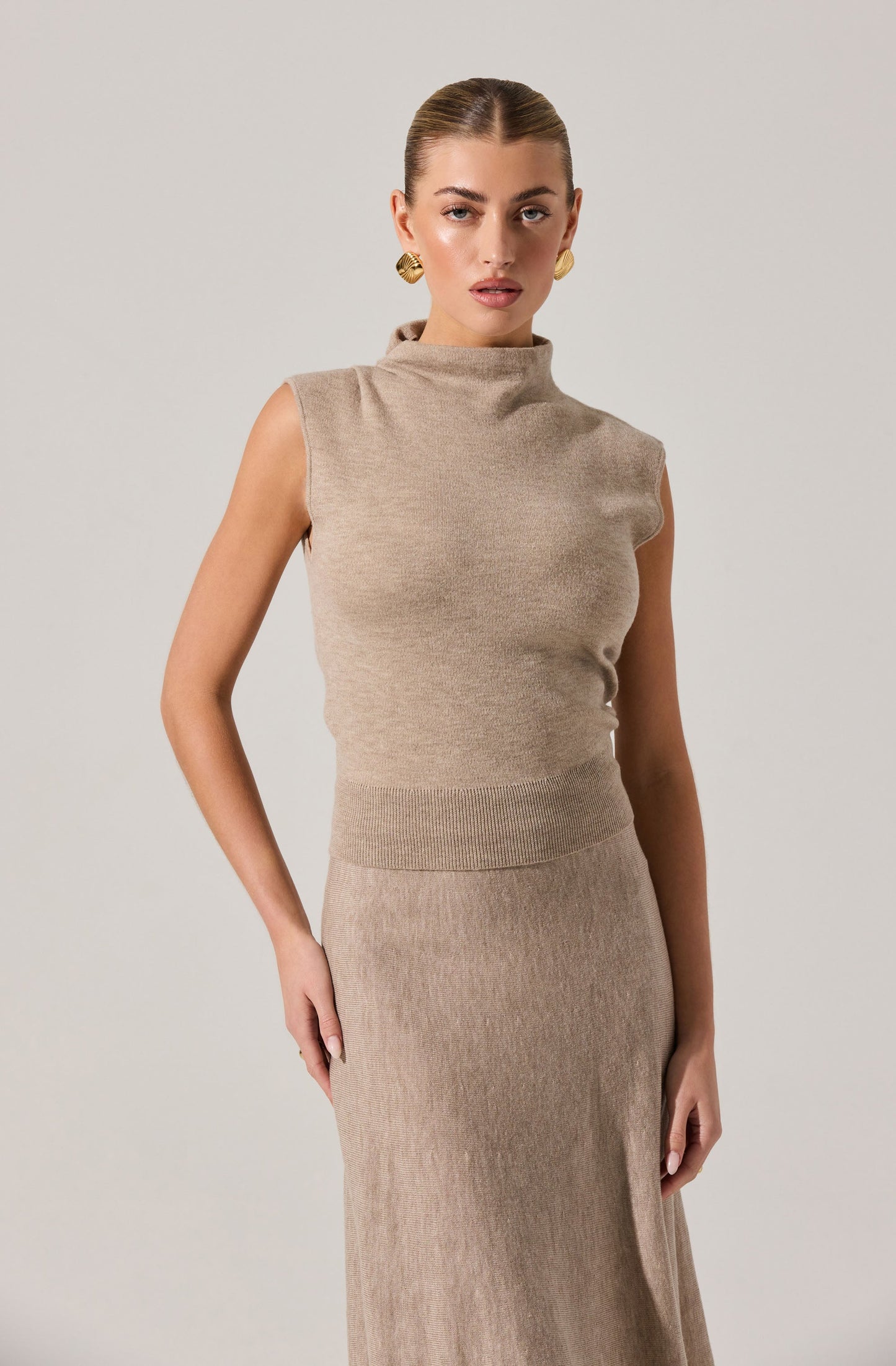 Deora Sleeveless Mock Neck Sweater - Taupe