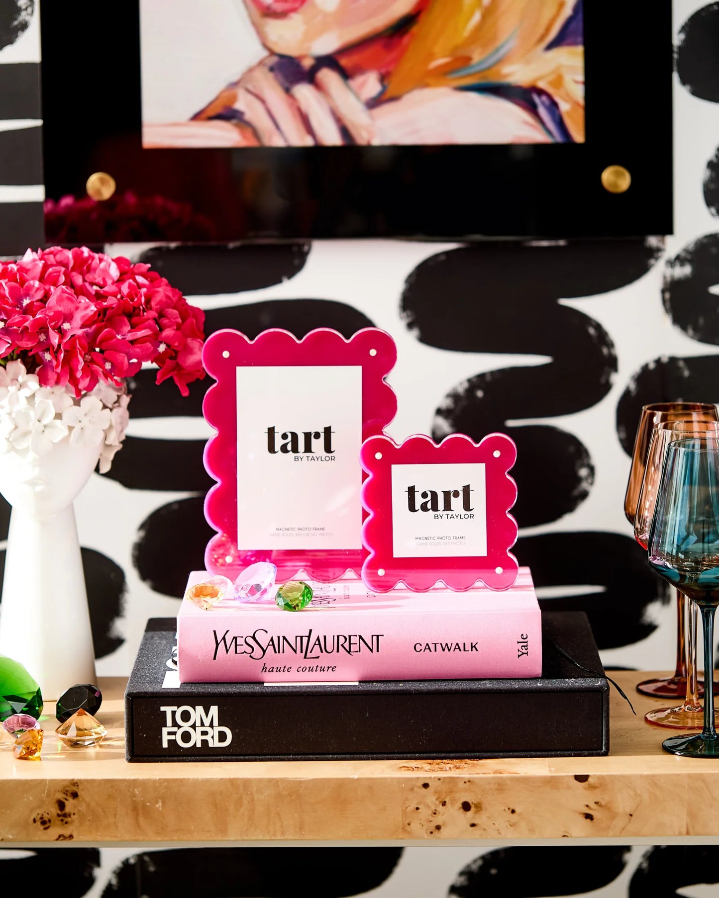 MAGENTA MINI ACRYLIC PICTURE FRAME