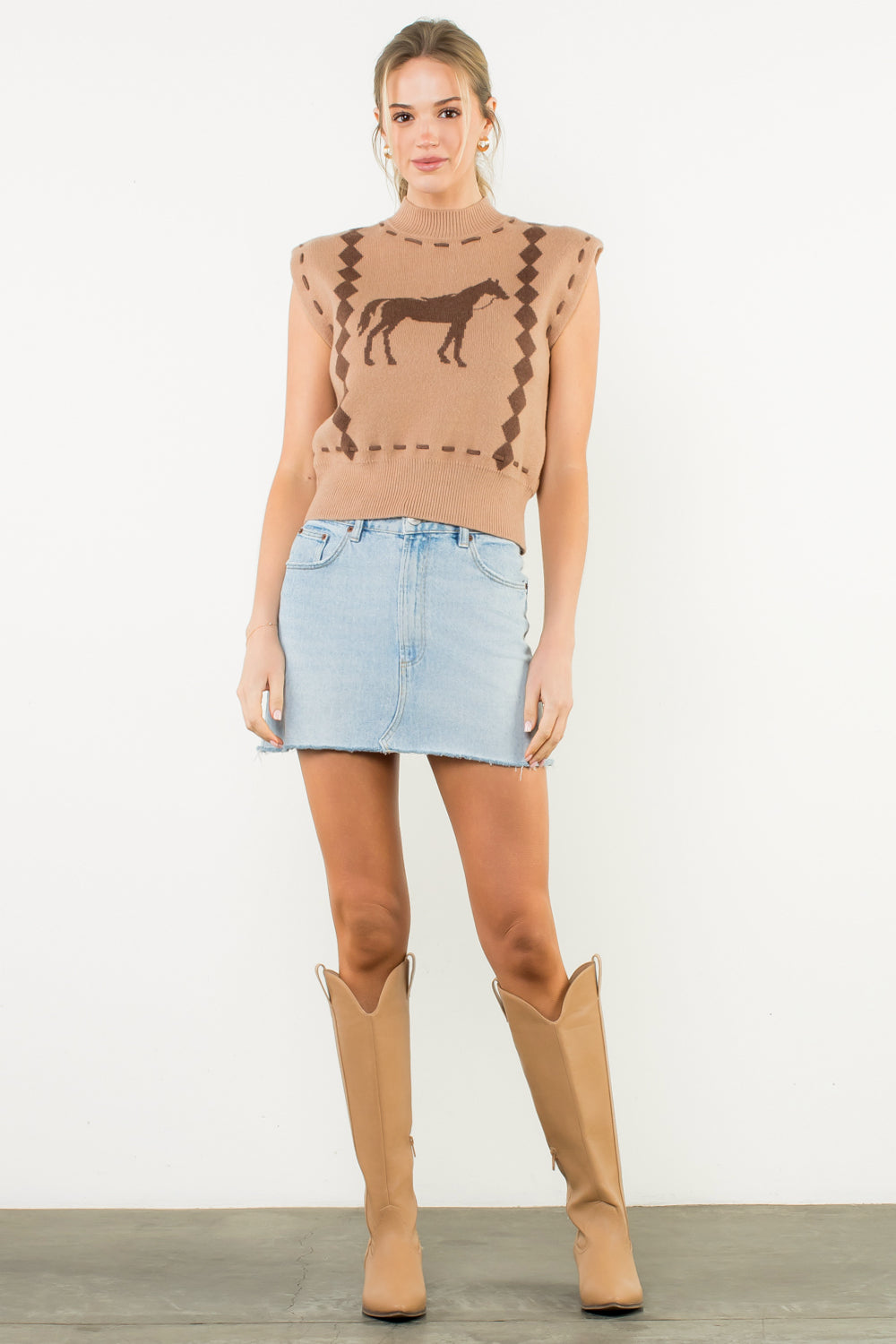 Sleeveless Horse Knit Vest - Caramel