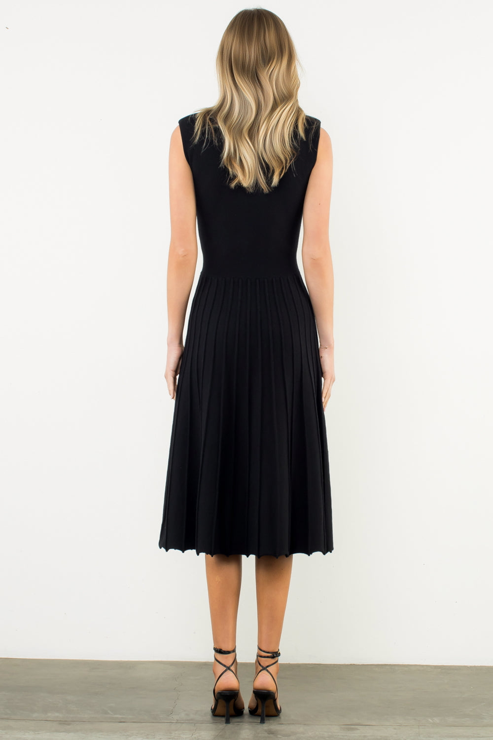 Sleeveless Knit Maxi Dress - Black