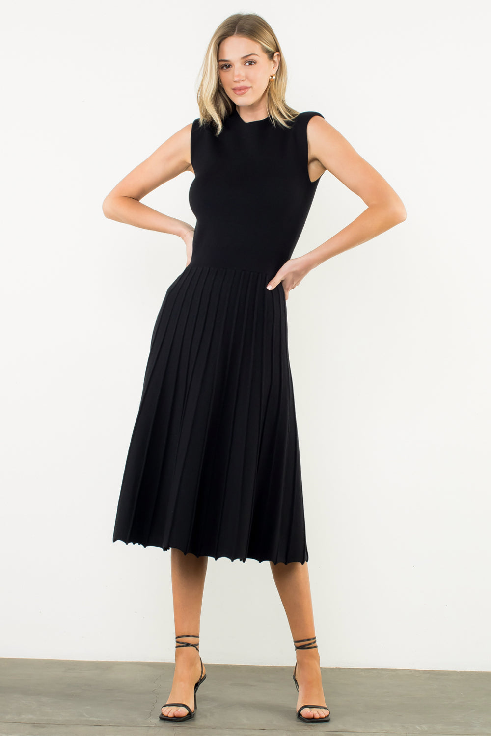 Sleeveless Knit Maxi Dress - Black