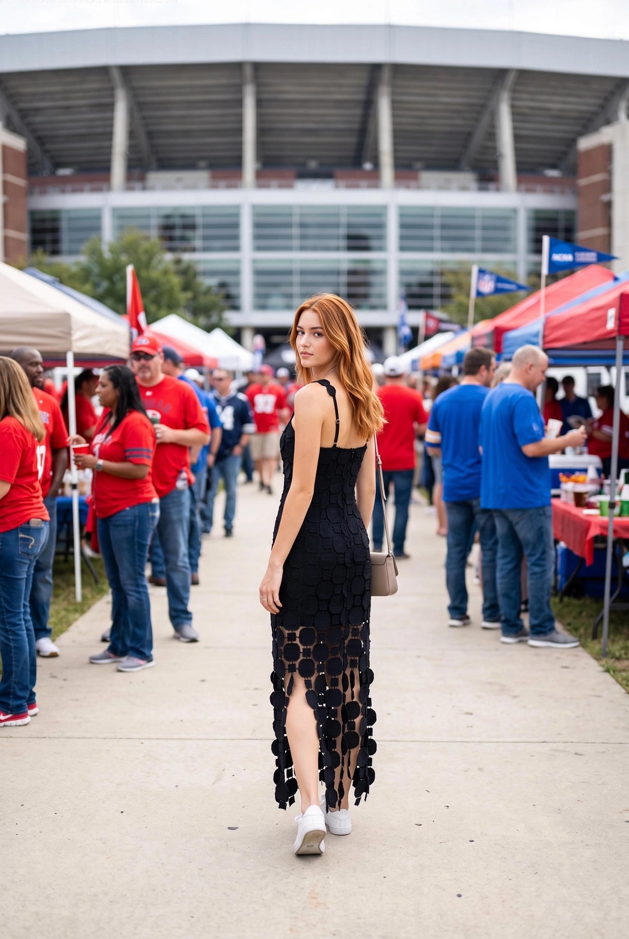 3D Lace Appliqué Fringe Hem Bodycon Midi Dress - Black