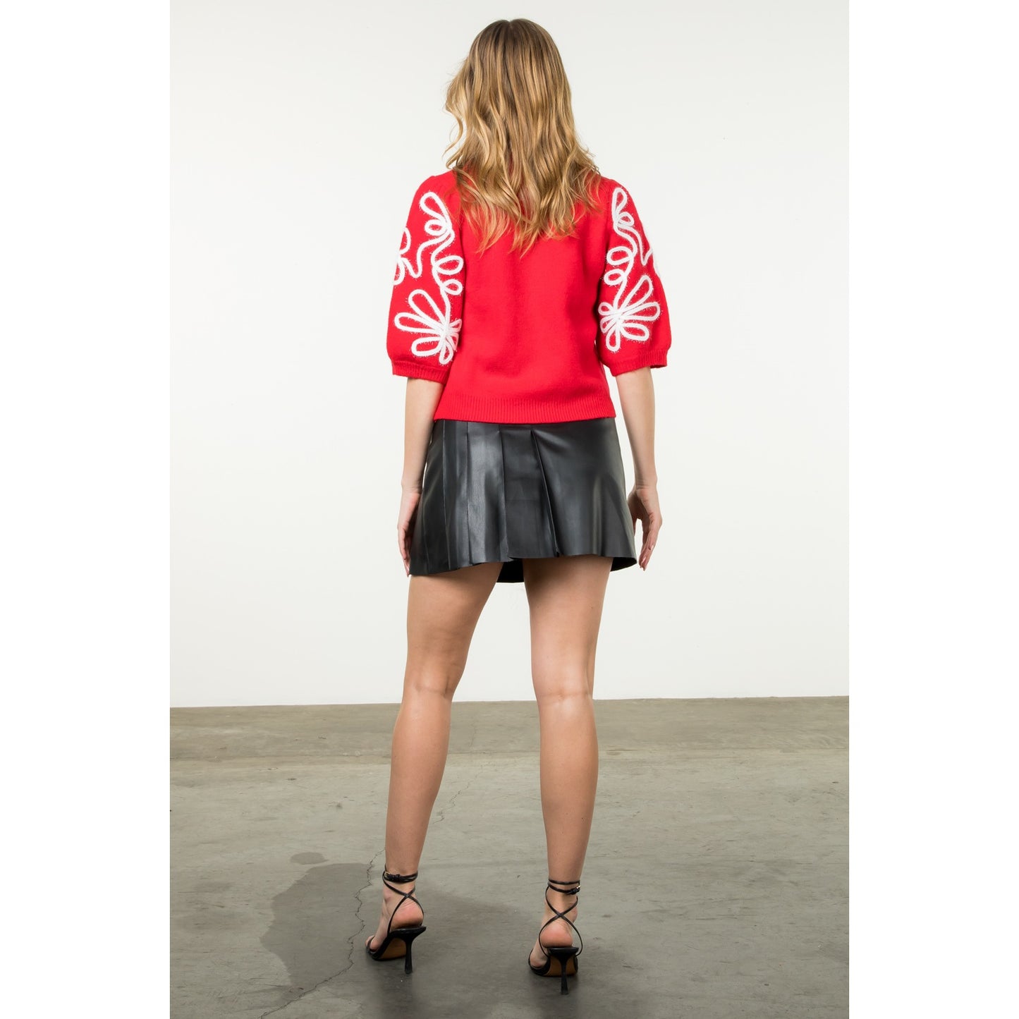 THML - Short Sleeve Embroidered Detail Knit Top - Red