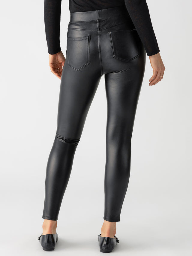 Sanctuary - Runway Semi High Rise Legging - Slick Black