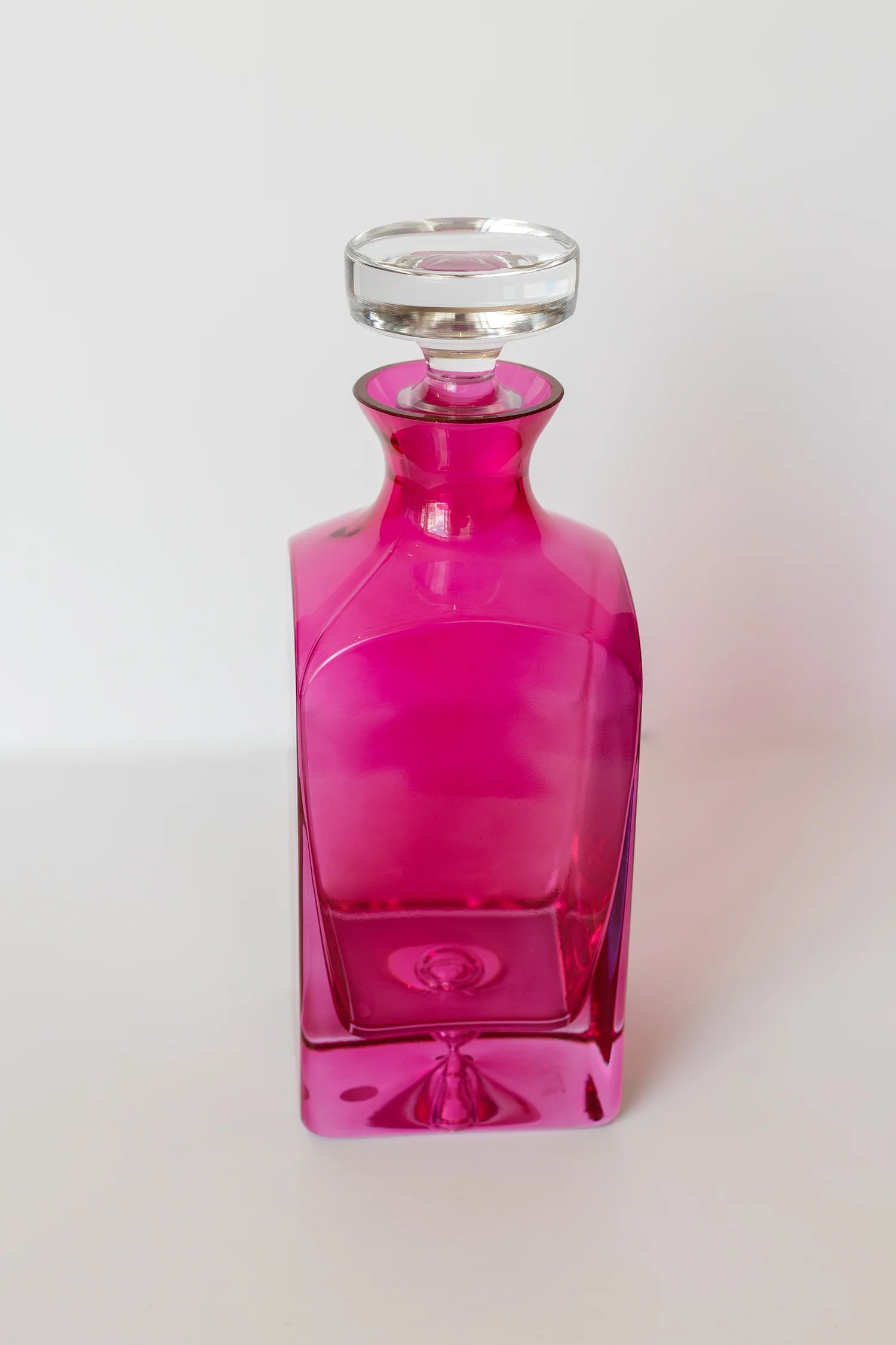 ESTELLE COLORED DECANTER - HERITAGE {FUCHSIA}