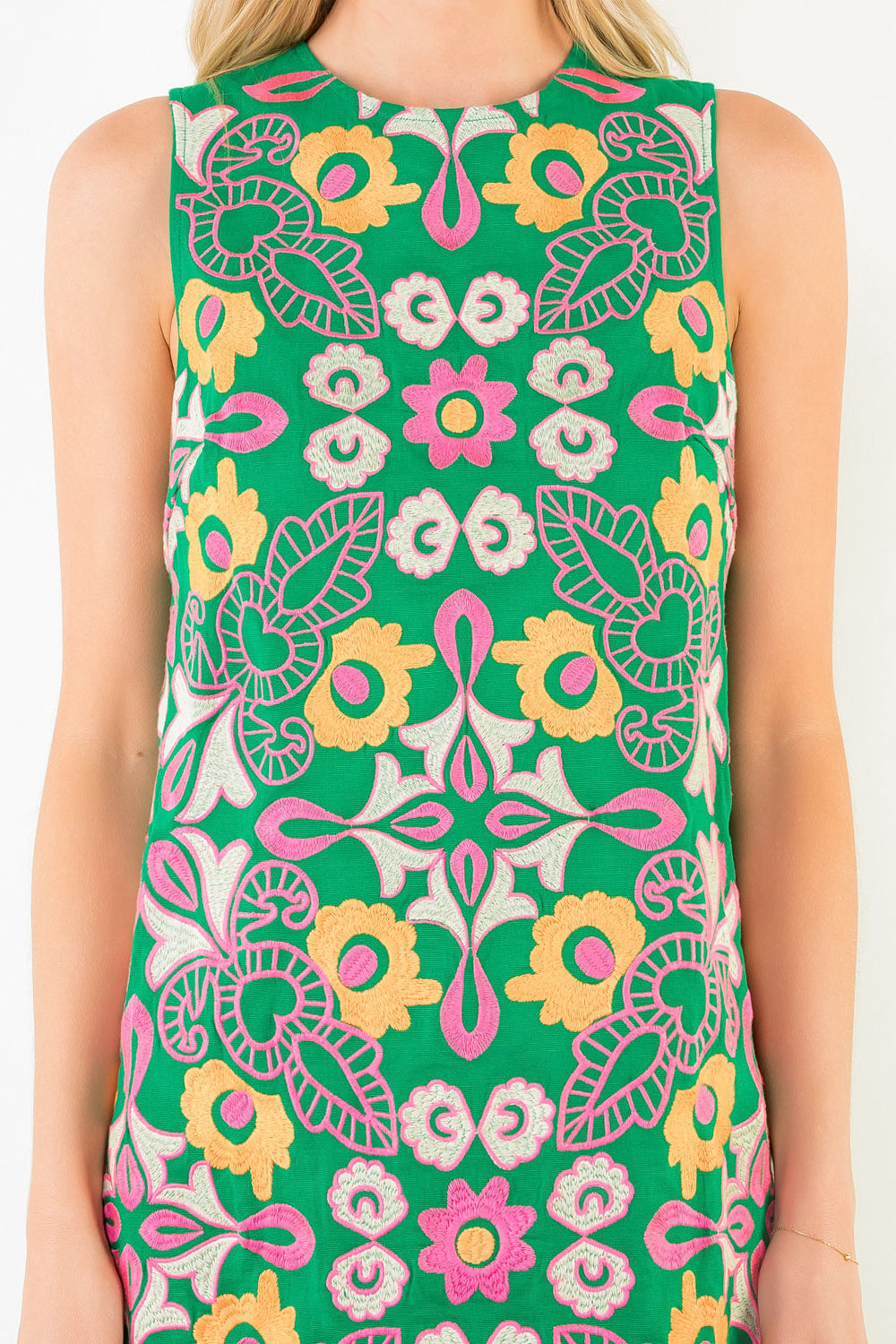 Sleeveless Floral Embroidery Detail Dress - Green