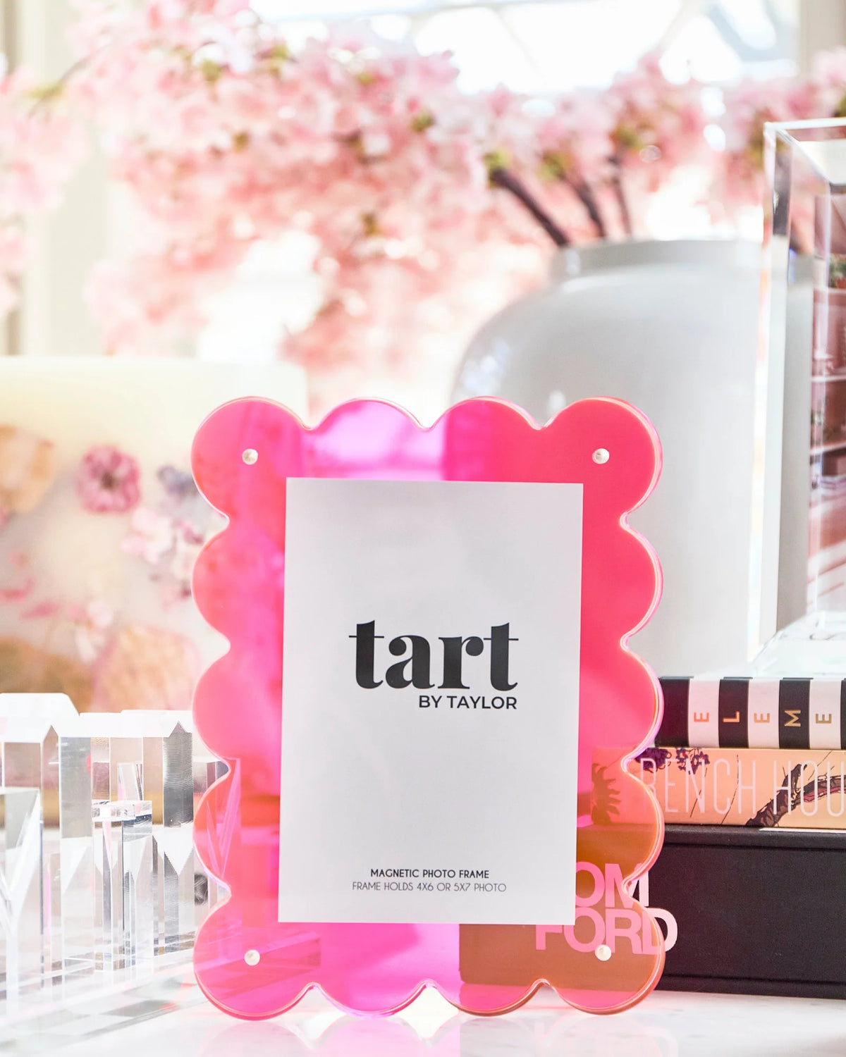 Pink Realistic Frame NEON PINK ACRYLIC PICTURE FRAME – Spinout