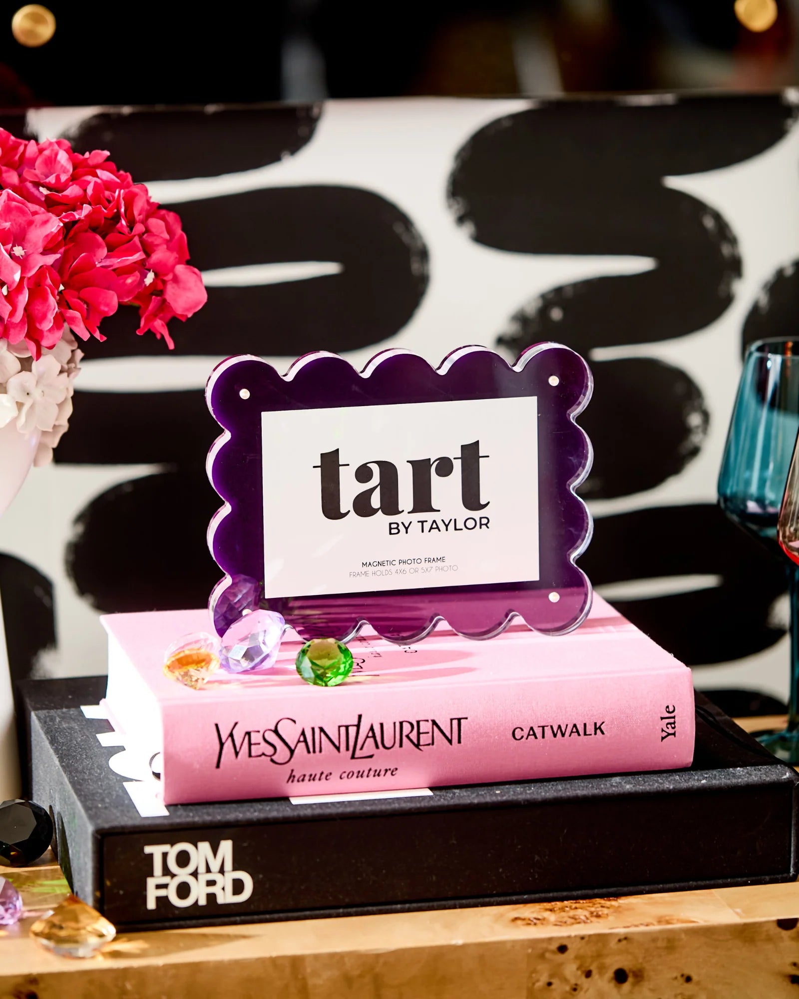 PLUM ACRYLIC PICTURE FRAME - Spinout