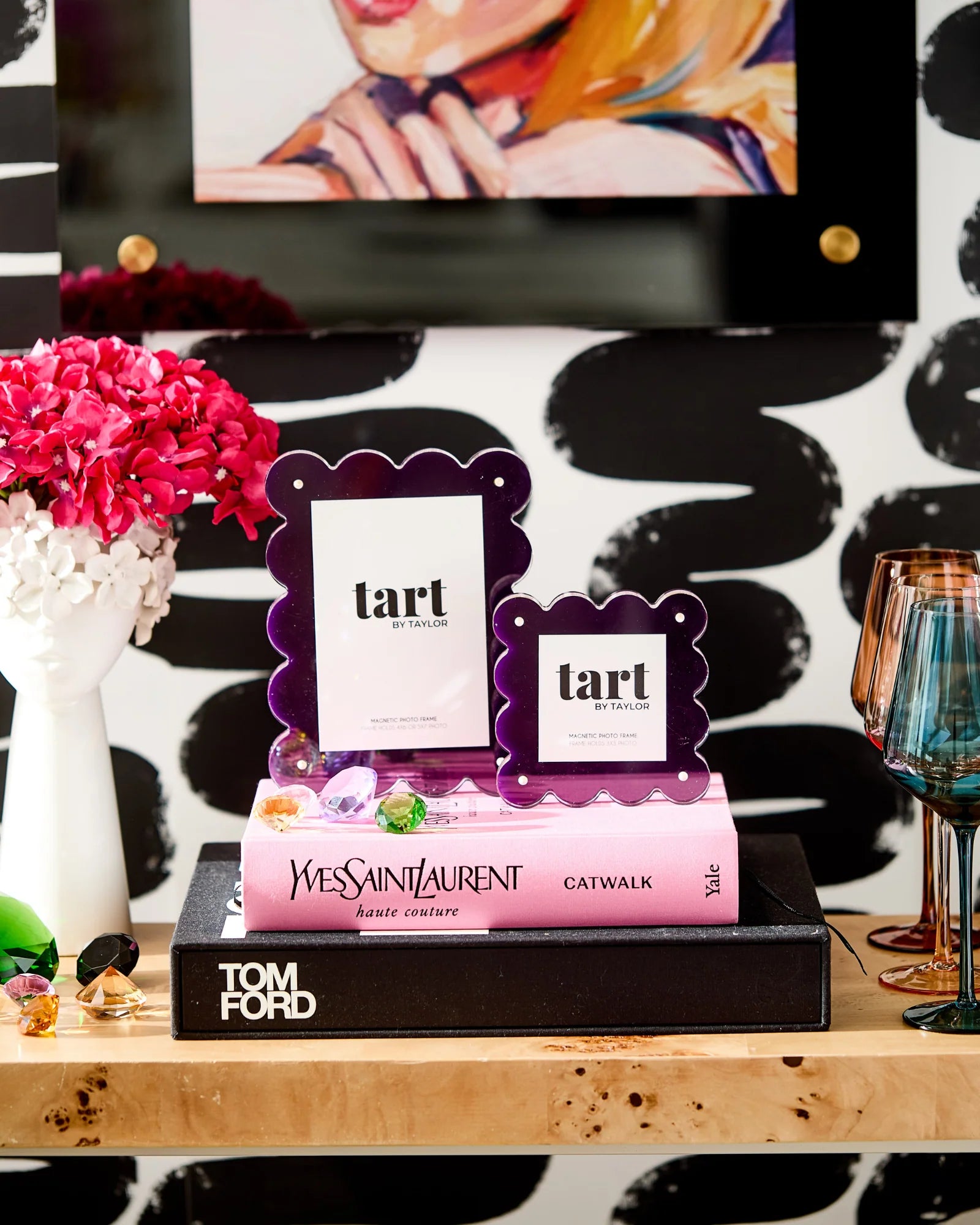 PLUM ACRYLIC PICTURE FRAME - Spinout