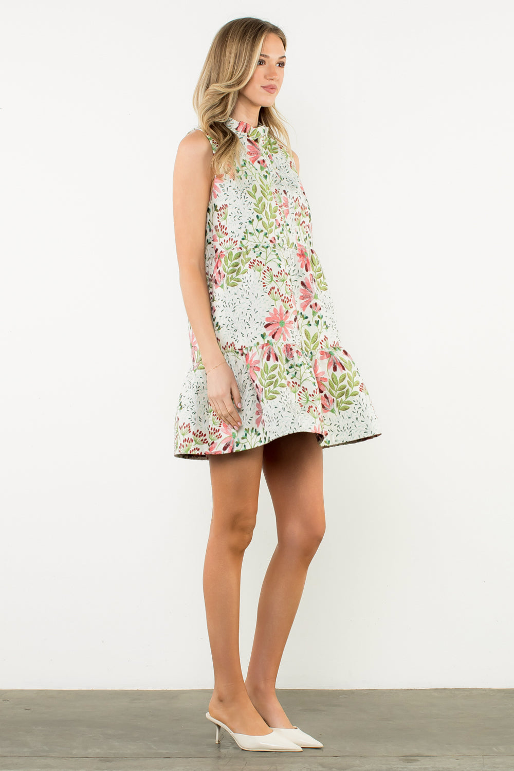 Sleeveless Flower Embroidered Dress - Cream