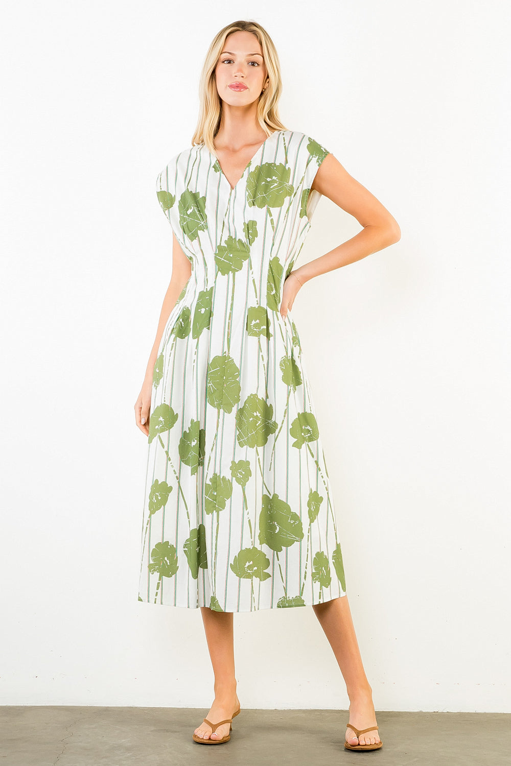 Sleeveless Pattern Detail V-Neck Dress - White