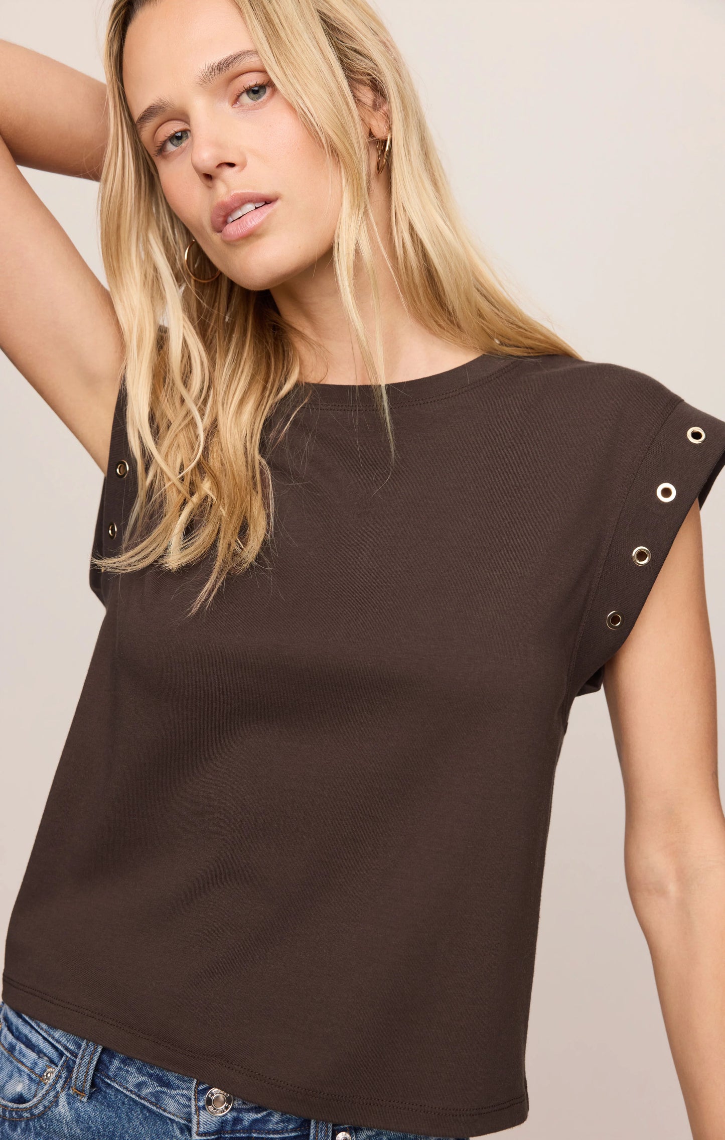 Camino Grommet Muscle Tee - Dark Chocolate
