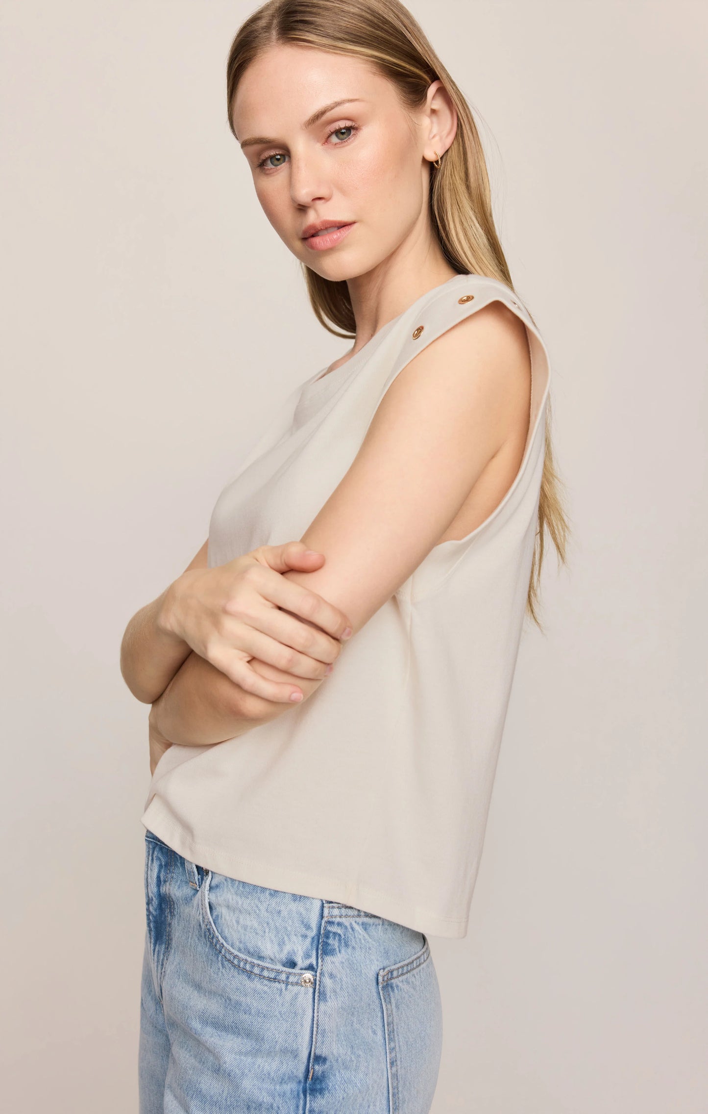 Camino Grommet Muscle Tee - Sandstone