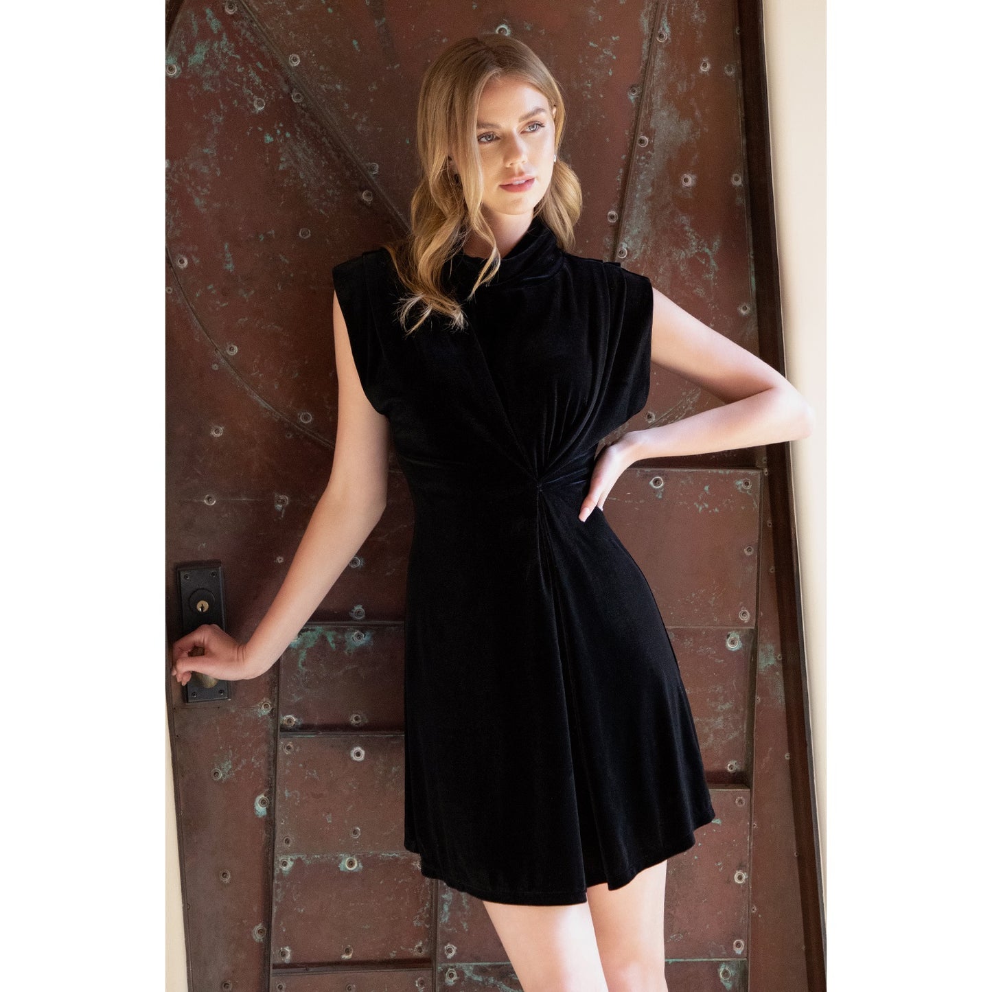 THML - Sleeveless Velvet Midi Dress - Black