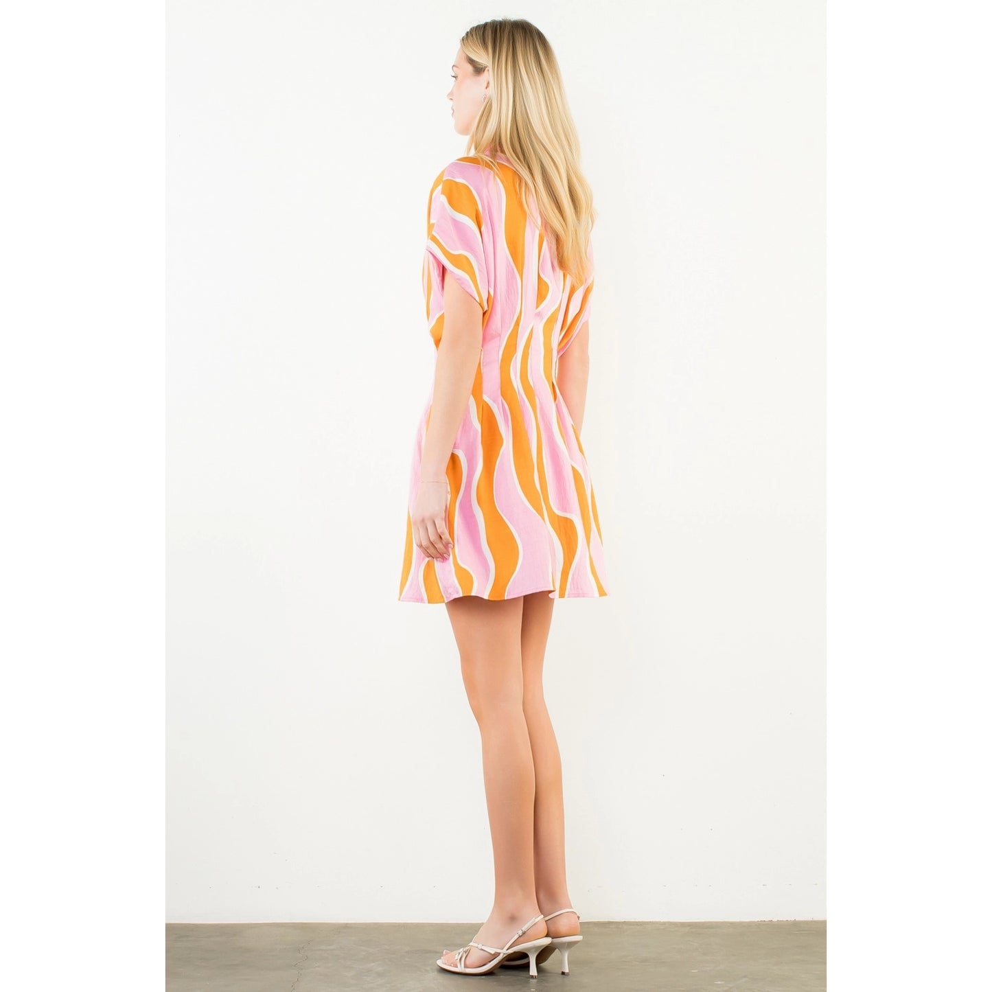 Short Sleeve Wavy Striped Pattern Dress - Pink