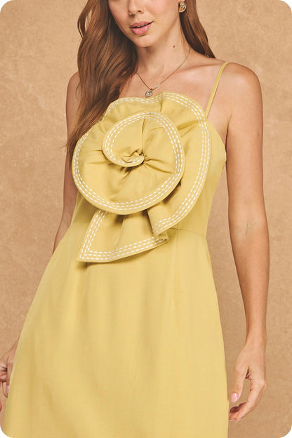 Statement Flower Rosette Top-Stitched Midi Dress - Misted Yellow/White