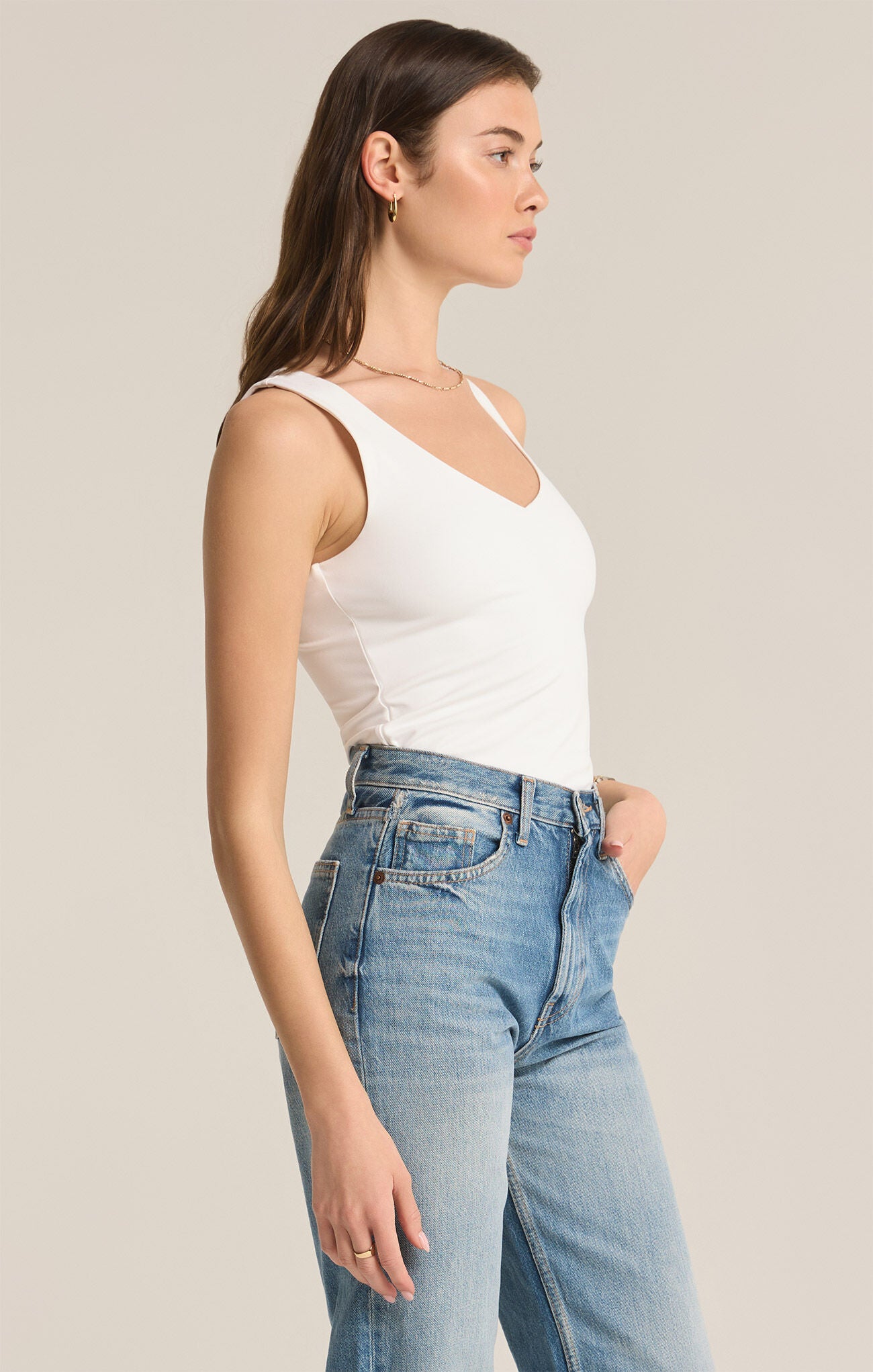 Z SUPPLY - Avala V-Neck So Smooth Top - White