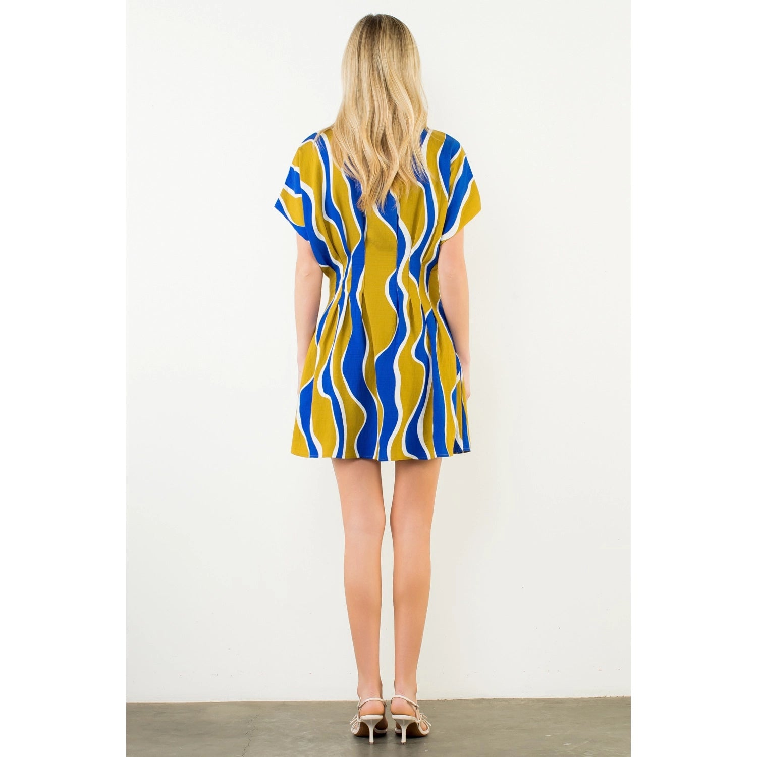 Short Sleeve Wavy Striped Pattern Dress - Olive