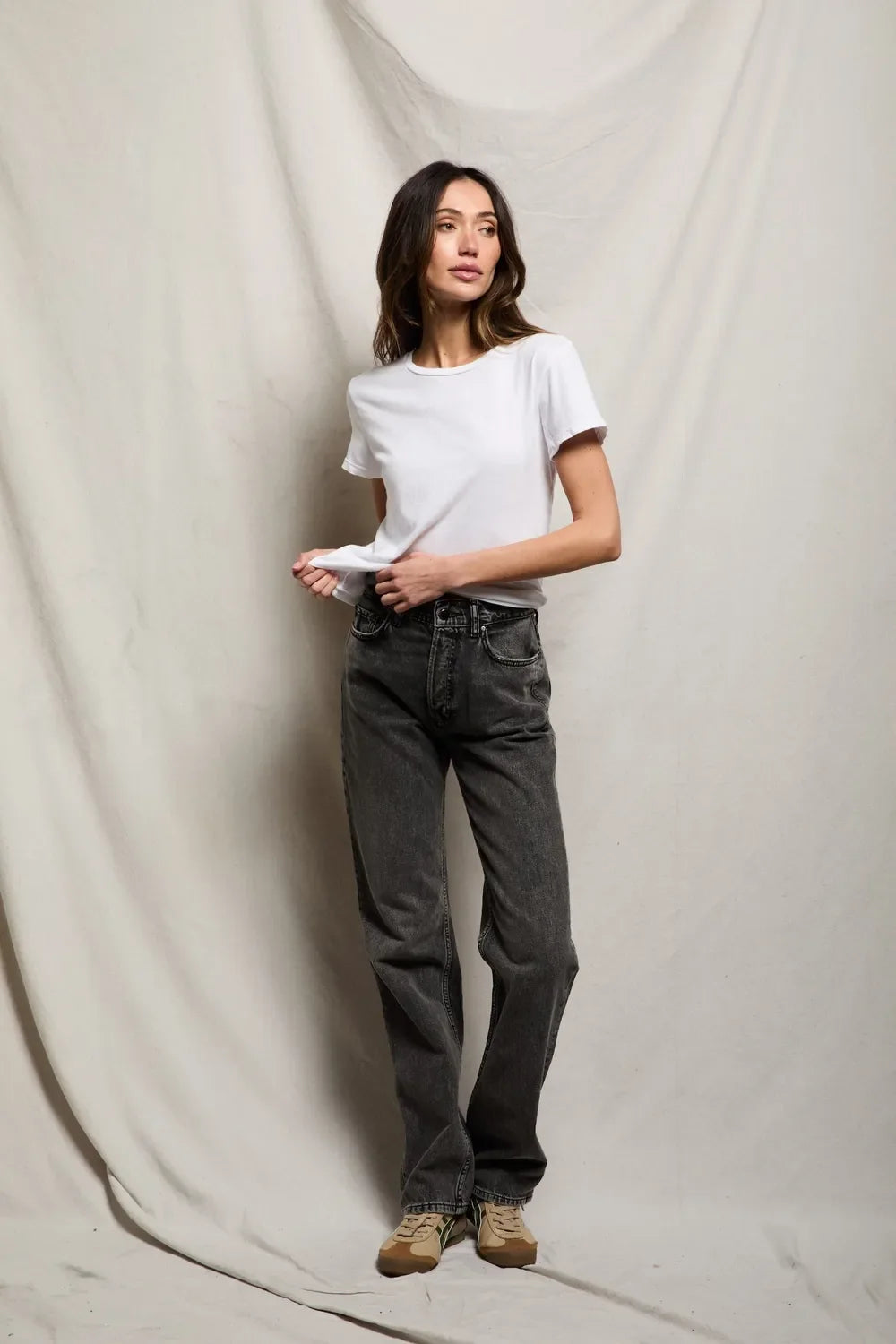 Lisa - White