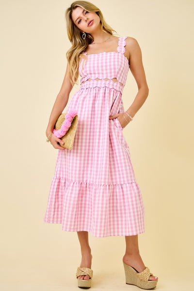 pink gingham maxi dress Spring maxi silhouette moves effortlessly emrald green dress Elegant Chiffon Colors:Blush Pink 802 ecomm-model:tyniesha