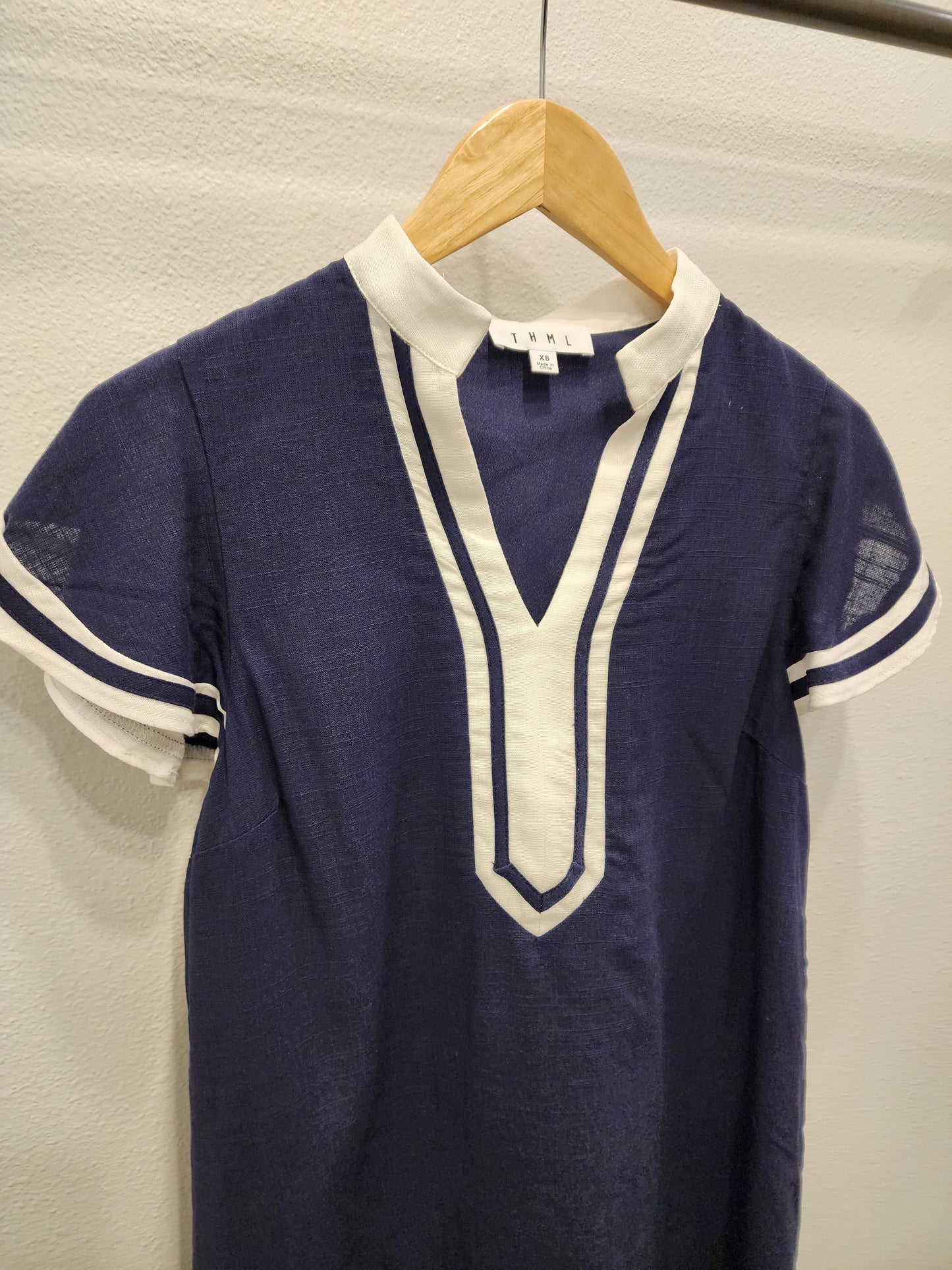 Flutter Sleeve V-Neck Dress - Navy - Spinout